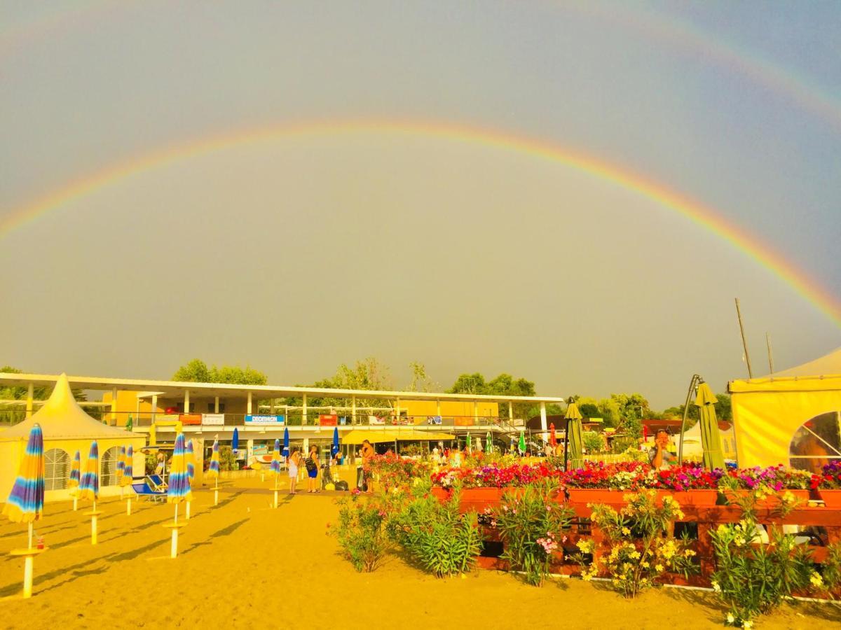 Apollo Inn แวแลนแซ ภายนอก รูปภาพ