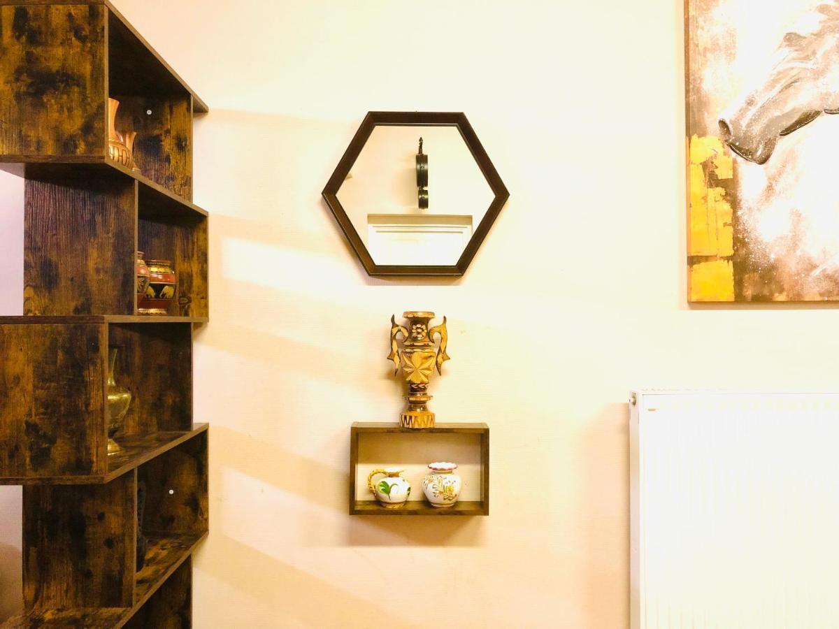 Apollo Inn แวแลนแซ ภายนอก รูปภาพ